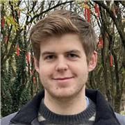 Profesor de ESO y Bachillerato en Lengua Castellana, Valenciana, Latín y Geografía e Historia.